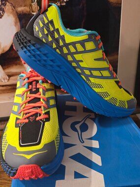 Hoka One One Speedgoat 2 Citrus Yellow 1162710-HSH Trail Men’s Size 10 Shoes NEW